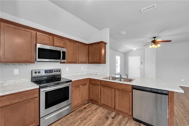 5016 Colfax Loop, Fayetteville, AR 72704