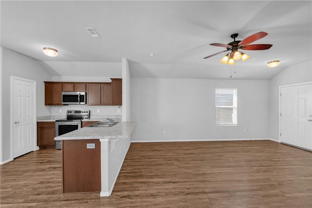 5016 Colfax Loop, Fayetteville, AR 72704