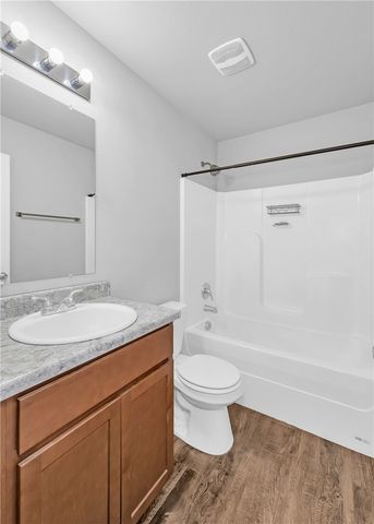 5016 Colfax Loop, Fayetteville, AR 72704