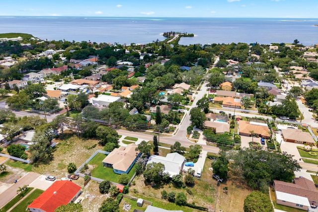 1603 MEXICO AVENUE, Tarpon Springs, FL 34689