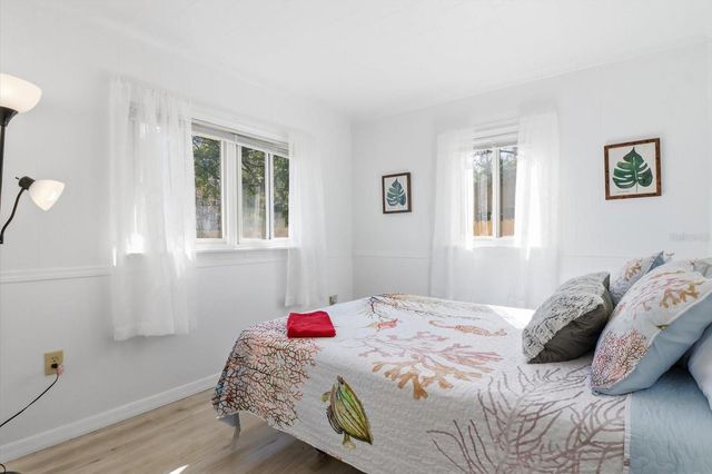 1050 N MIDIRON POINT, Crystal River, FL 34429