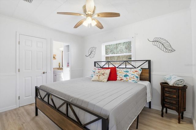 1050 N MIDIRON POINT, Crystal River, FL 34429