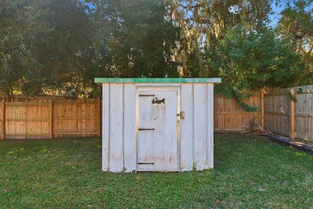 1050 N MIDIRON POINT, Crystal River, FL 34429