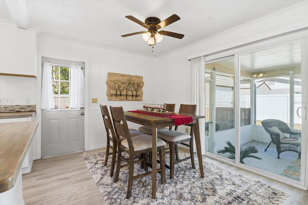 Image 12 of property listing at 1050 N MIDIRON POINT, Crystal River, FL 34429