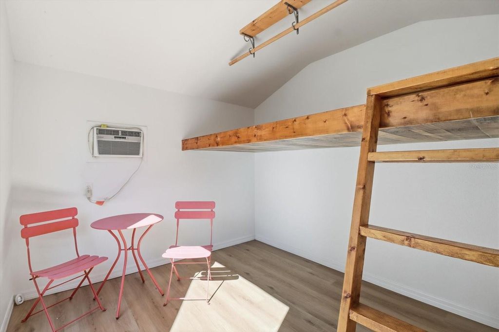 Image 35 of property listing at 1050 N MIDIRON POINT, Crystal River, FL 34429