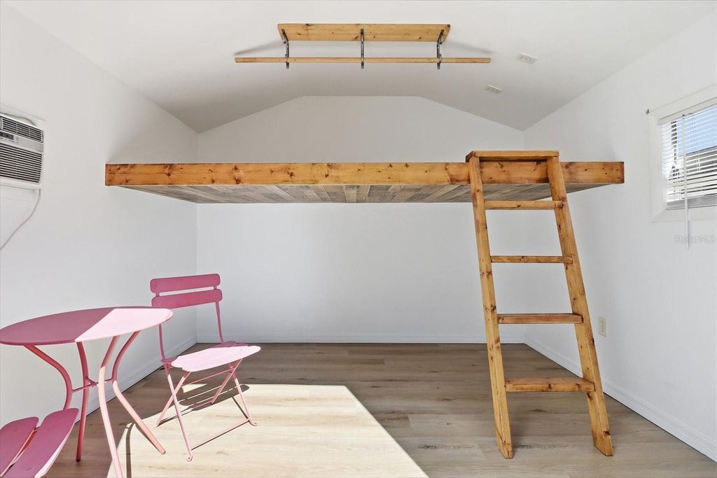 Image 36 of property listing at 1050 N MIDIRON POINT, Crystal River, FL 34429