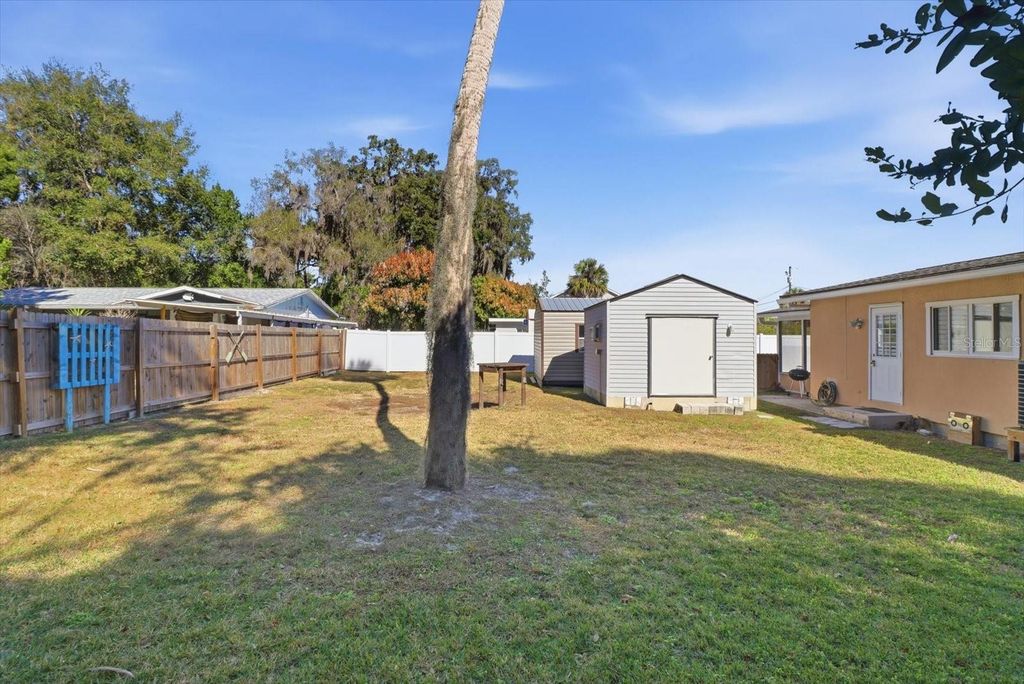 Image 39 of property listing at 1050 N MIDIRON POINT, Crystal River, FL 34429