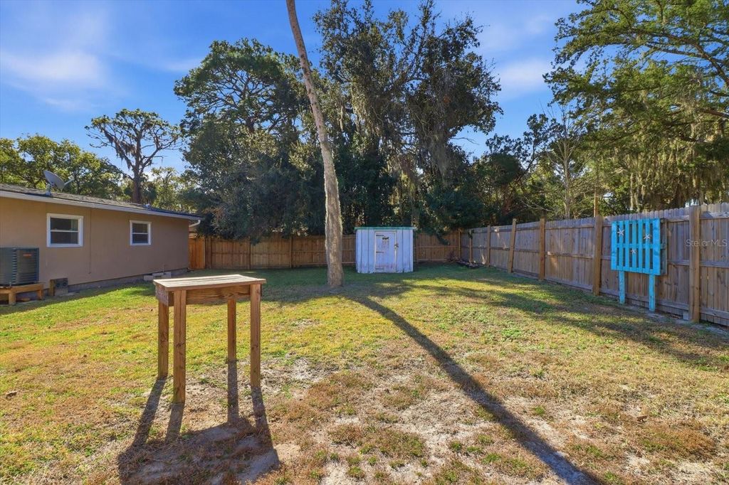 Image 40 of property listing at 1050 N MIDIRON POINT, Crystal River, FL 34429