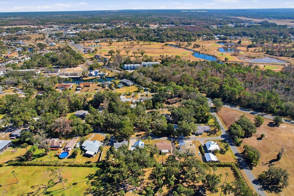 Image 45 of property listing at 1050 N MIDIRON POINT, Crystal River, FL 34429