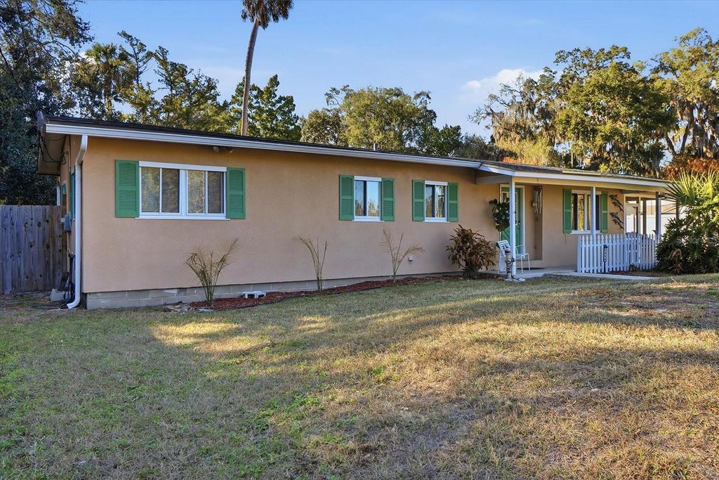 Image 47 of property listing at 1050 N MIDIRON POINT, Crystal River, FL 34429