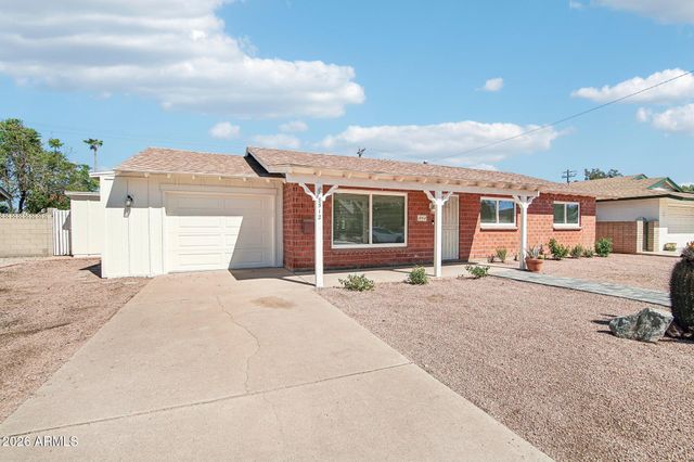 8512 E EDGEMONT Avenue, Scottsdale, AZ 85257