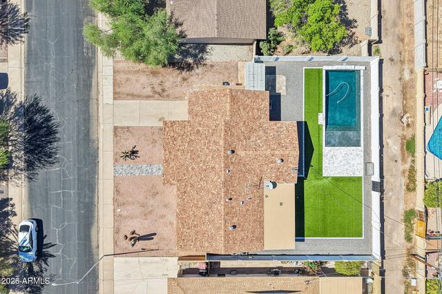8512 E EDGEMONT Avenue, Scottsdale, AZ 85257