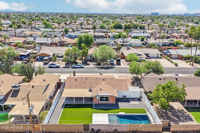 8512 E EDGEMONT Avenue, Scottsdale, AZ 85257