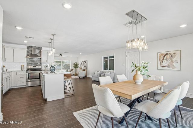 8512 E EDGEMONT Avenue, Scottsdale, AZ 85257
