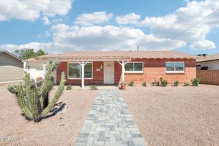 8512 E EDGEMONT Avenue, Scottsdale, AZ 85257