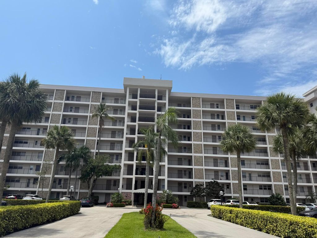3150 N Palm Aire Drive 804, Pompano Beach, FL 33069