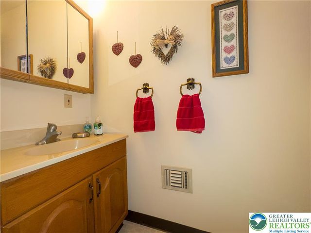 4487 Memphis Road, Whitehall Twp, PA 18052