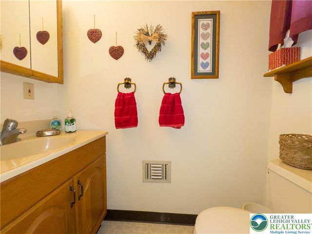 4487 Memphis Road, Whitehall Twp, PA 18052