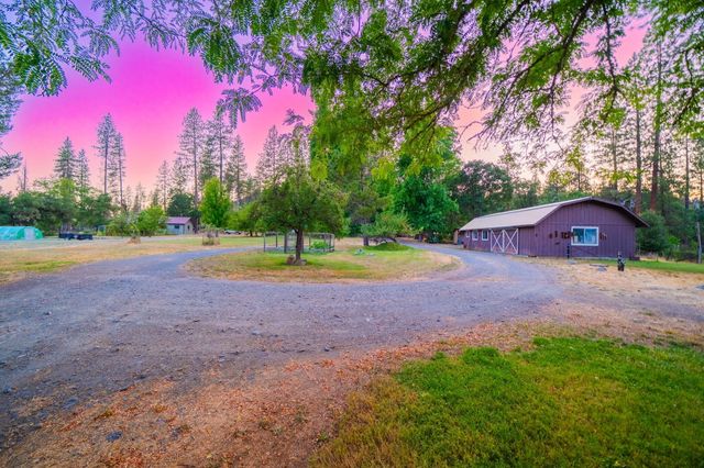 61 Chief George, Lewiston, CA 96052