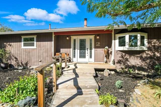 61 Chief George, Lewiston, CA 96052