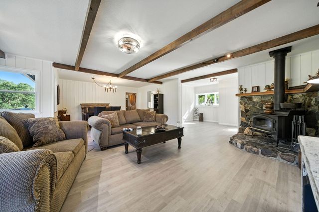 61 Chief George, Lewiston, CA 96052