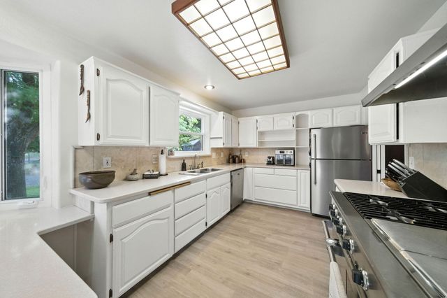 61 Chief George, Lewiston, CA 96052