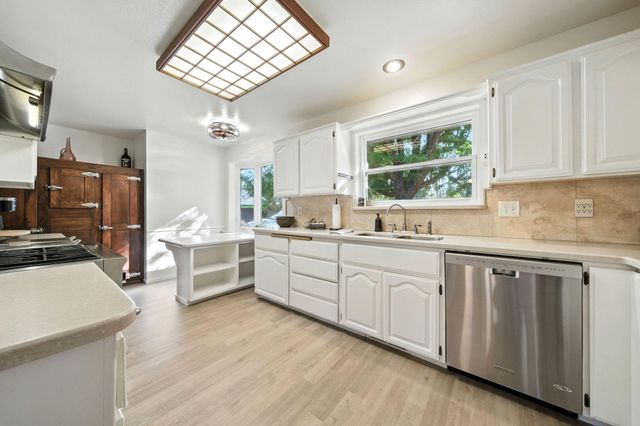 61 Chief George, Lewiston, CA 96052