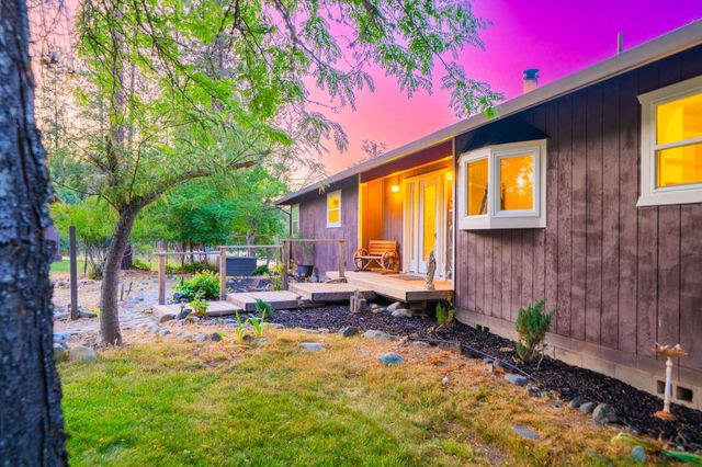 61 Chief George, Lewiston, CA 96052