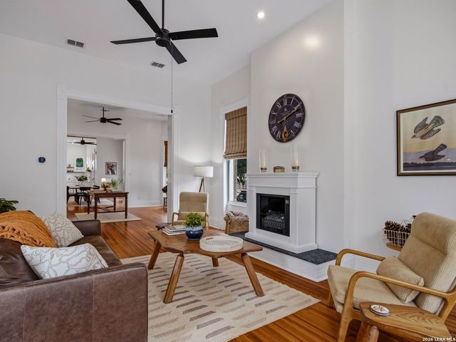 302 Lavaca Street, San Antonio, TX 78210
