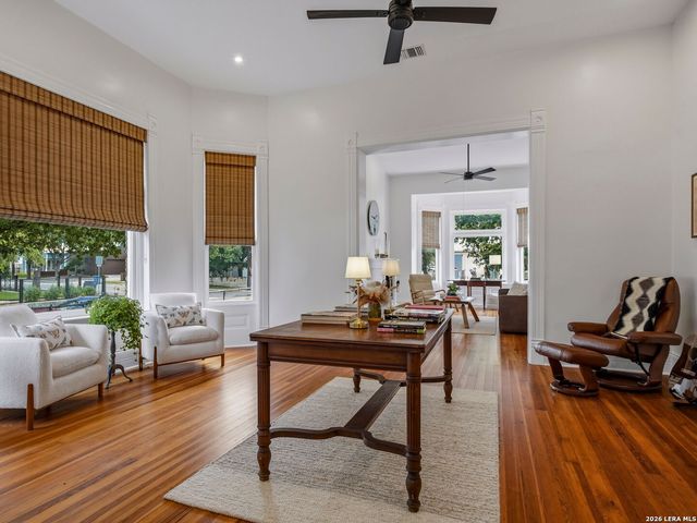 302 Lavaca Street, San Antonio, TX 78210