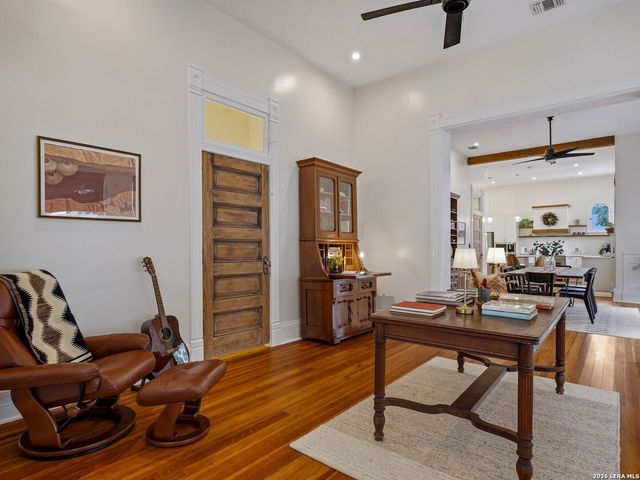 302 Lavaca Street, San Antonio, TX 78210