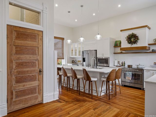 302 Lavaca Street, San Antonio, TX 78210