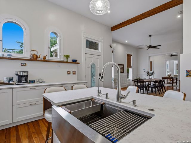 302 Lavaca Street, San Antonio, TX 78210