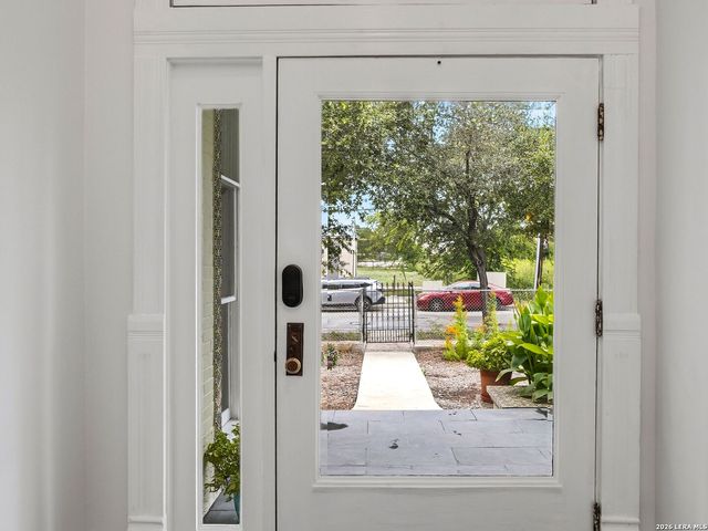 302 Lavaca Street, San Antonio, TX 78210