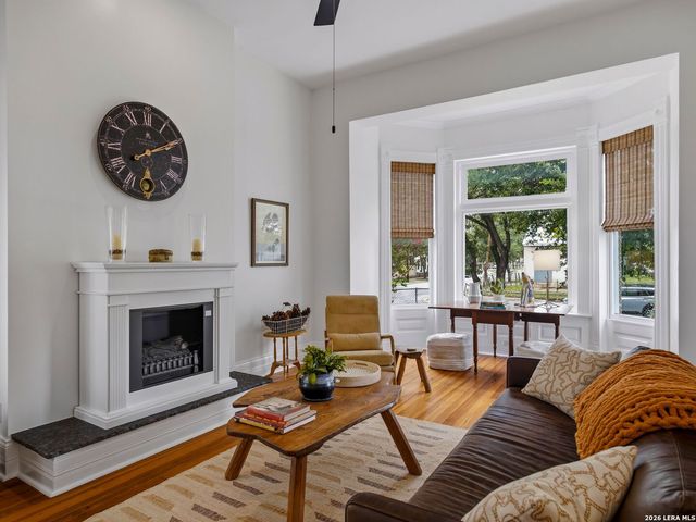 302 Lavaca Street, San Antonio, TX 78210