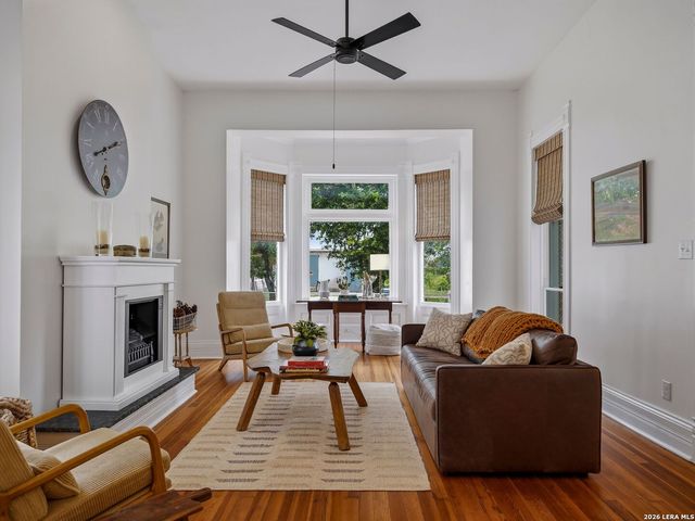 302 Lavaca Street, San Antonio, TX 78210
