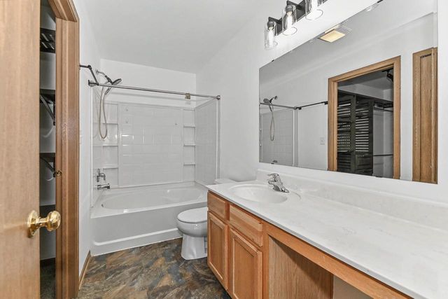 324 W Hidden TRAIL, Elkhorn, WI 53121