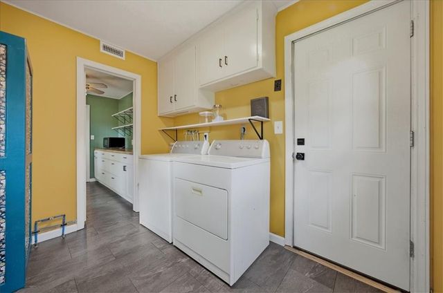 8207 Barkley Street, Overland Park, KS 66204