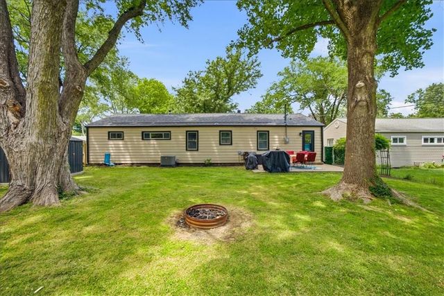 8207 Barkley Street, Overland Park, KS 66204