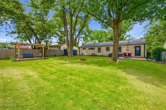8207 Barkley Street, Overland Park, KS 66204