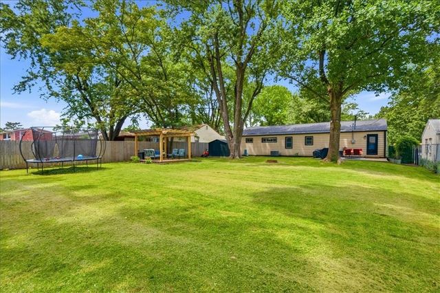 8207 Barkley Street, Overland Park, KS 66204