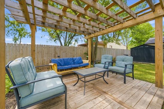 8207 Barkley Street, Overland Park, KS 66204