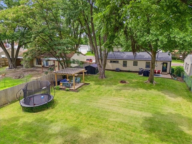 8207 Barkley Street, Overland Park, KS 66204
