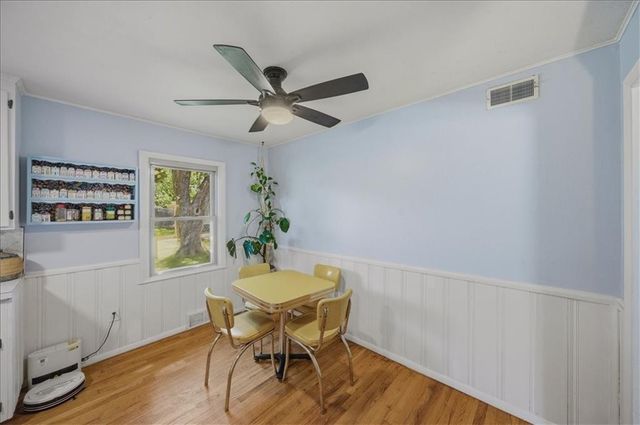 8207 Barkley Street, Overland Park, KS 66204