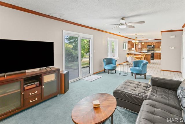 2323 Glenrich Drive, St Louis, MO 63129