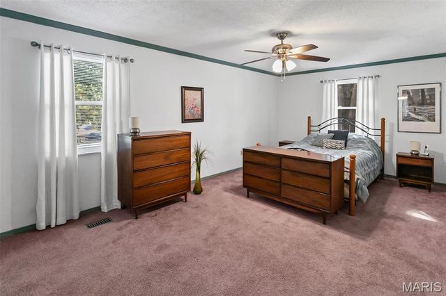 2323 Glenrich Drive, St Louis, MO 63129