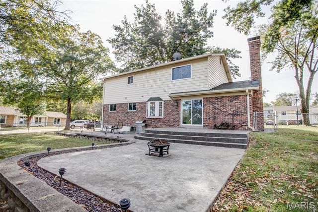 2323 Glenrich Drive, St Louis, MO 63129