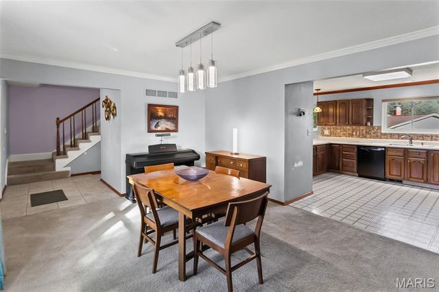 2323 Glenrich Drive, St Louis, MO 63129