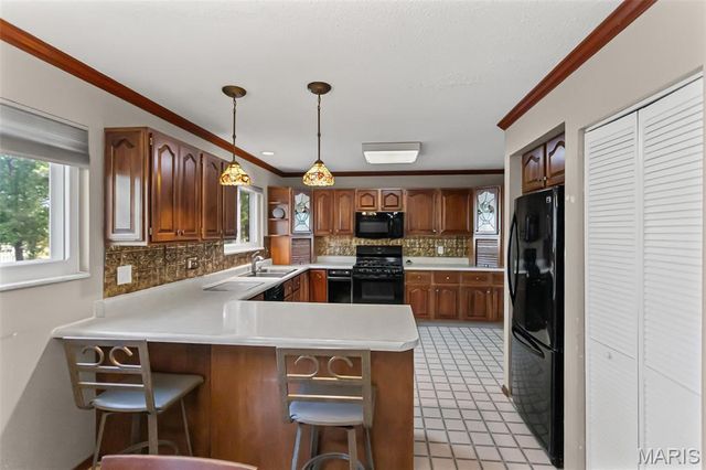 2323 Glenrich Drive, St Louis, MO 63129