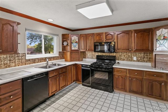 2323 Glenrich Drive, St Louis, MO 63129